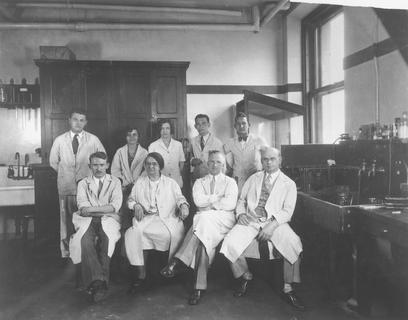 Sabin and Rockefeller lab 1930.jpg